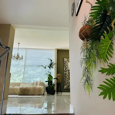 Villa Vista *